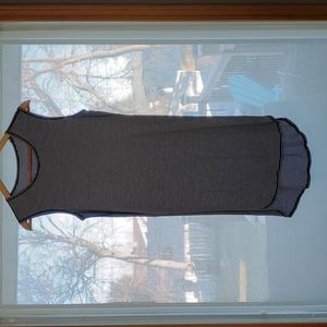 Lululemon tunic top; no rip tag, no size sticker, guessing size 4 or 6